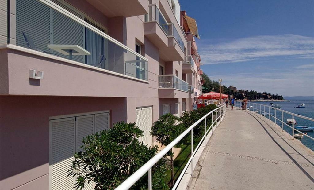Irene Apartment By The Sea - Privat Parking غاباس المظهر الخارجي الصورة