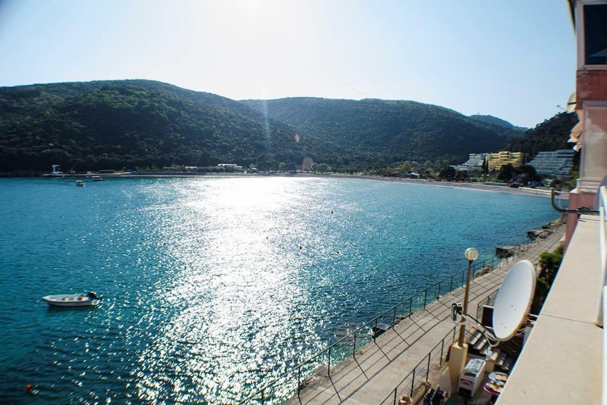 Irene Apartment By The Sea - Privat Parking غاباس المظهر الخارجي الصورة
